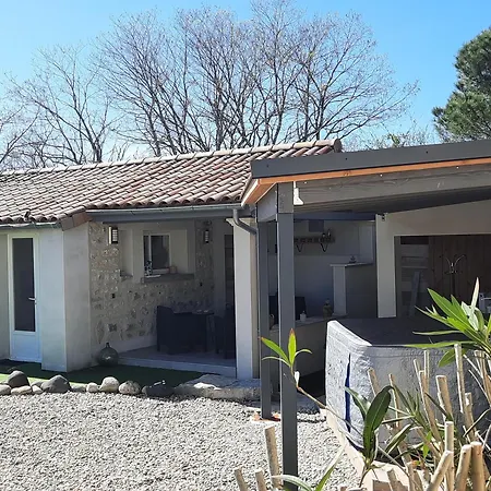 Gîte L'Ardétente piscine privée&accès SPA, massages&rando nature 30 mn Vallon Pont d'Arc, 2 à 4 personnes *